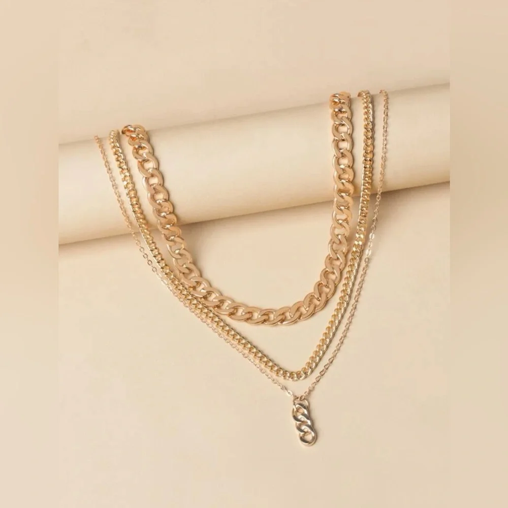 ✨Chain Charm Layered Necklace (Boutique) - Picture 5 of 9